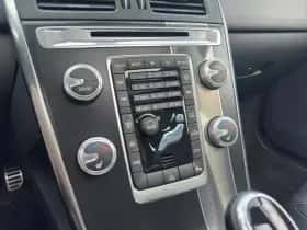 Volvo XC60 (2016) thumbnail 21