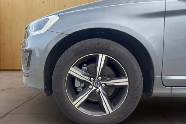 Volvo XC60 (2016) thumbnail 5