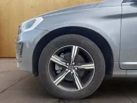 Volvo XC60 (2016) thumbnail 5