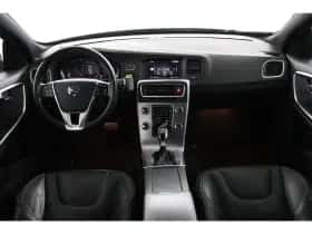 Volvo V60 (2018) thumbnail 35
