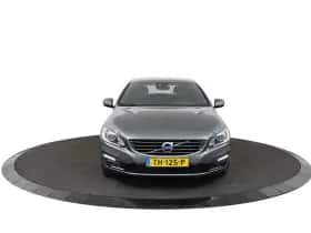 Volvo V60 (2018) thumbnail 42