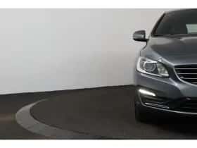 Volvo V60 (2018) thumbnail 9