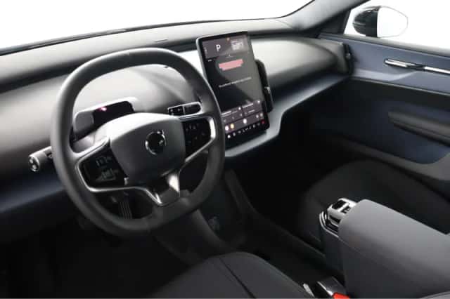 Volvo EX30 (2025) thumbnail 5