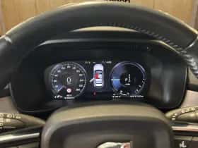 Volvo XC40 (2021) thumbnail 19