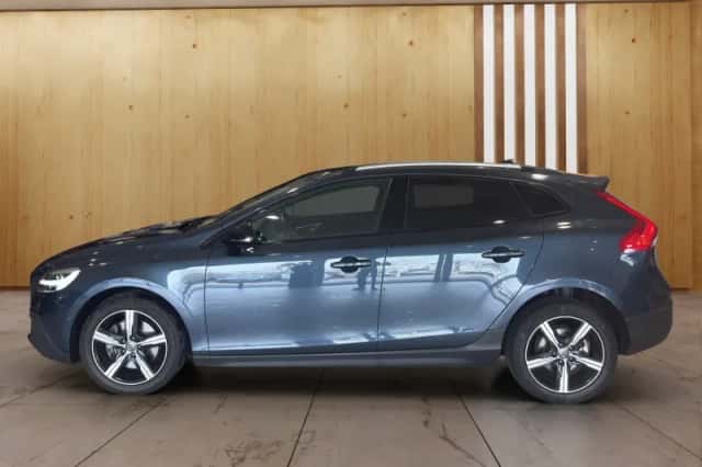Volvo V40 (2018) thumbnail 2