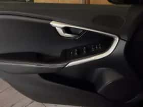 Volvo V40 (2018) thumbnail 15