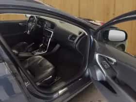 Volvo V40 (2018) thumbnail 19
