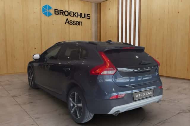 Volvo V40 (2018) thumbnail 3