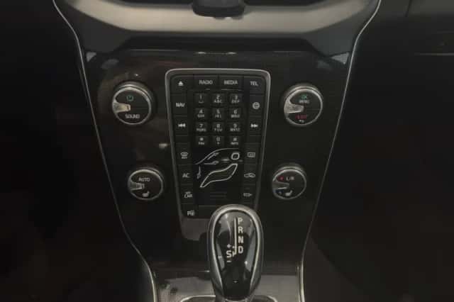 Volvo V40 (2018) thumbnail 6
