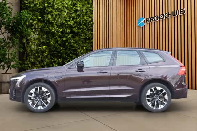 Volvo XC60 (2025) thumbnail 3