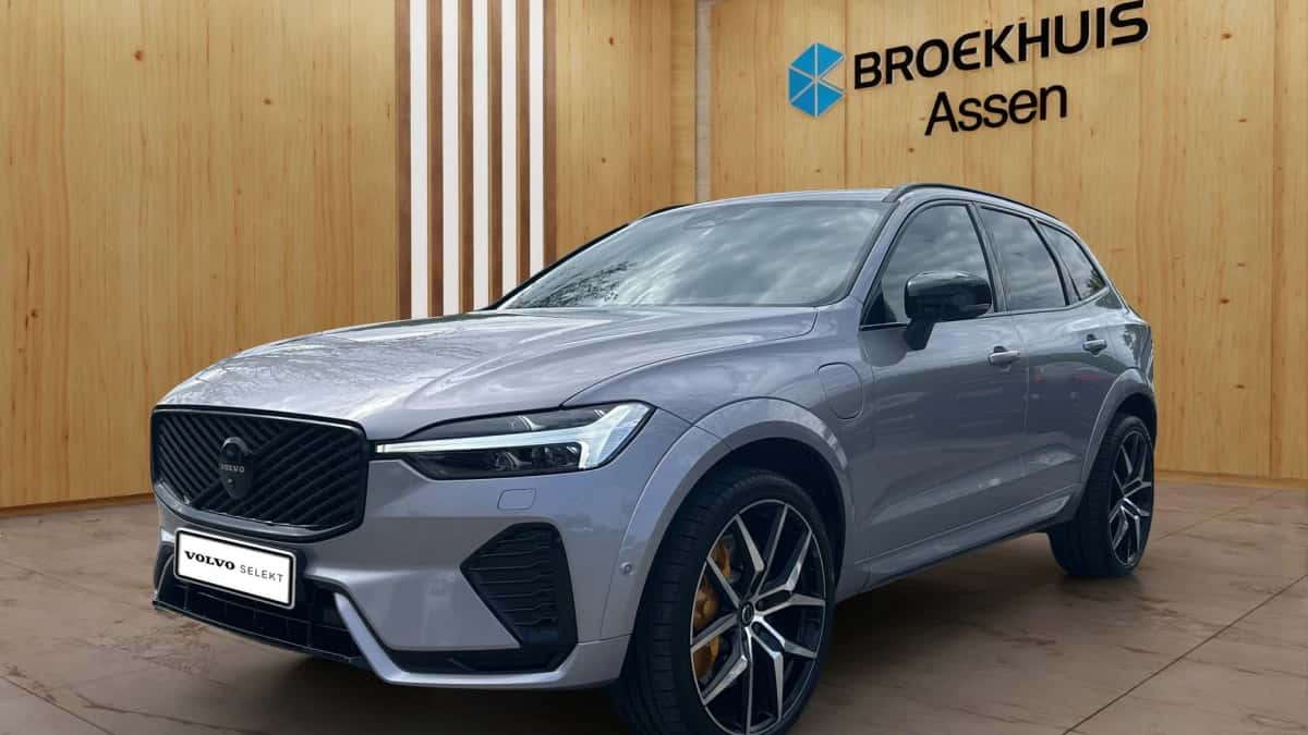 Volvo XC60 (2026) — foto 1