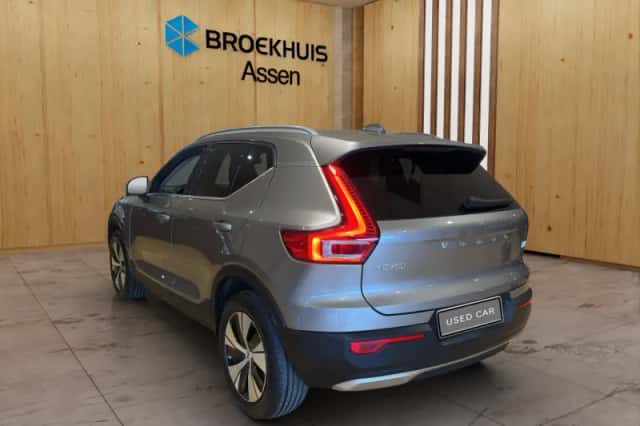 Volvo XC40 (2021) thumbnail 2