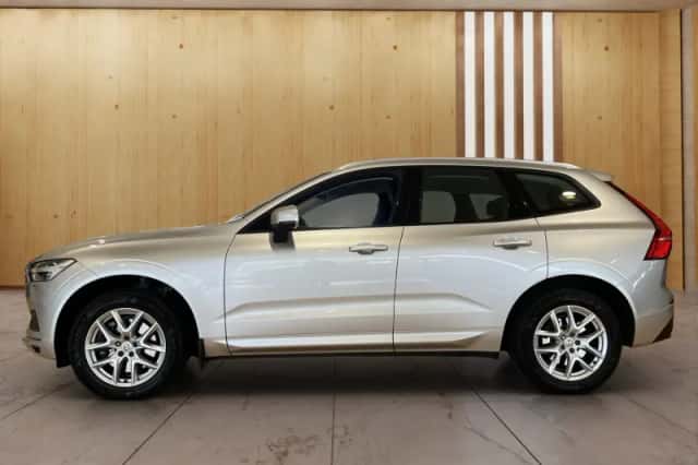 Volvo XC60 (2018) thumbnail 2