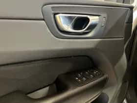Volvo XC60 (2018) thumbnail 12