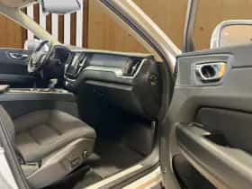 Volvo XC60 (2018) thumbnail 15