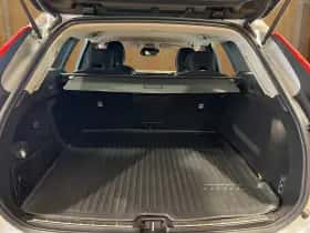 Volvo XC60 (2018) thumbnail 16