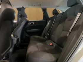 Volvo XC60 (2018) thumbnail 22