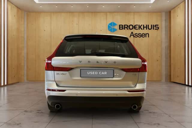 Volvo XC60 (2018) thumbnail 4