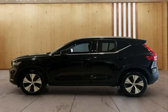 Volvo XC40 (2021) thumbnail 2