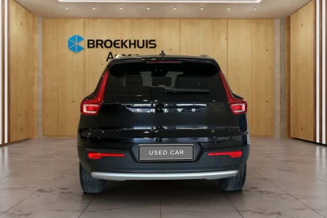 Volvo XC40 (2021) thumbnail 4
