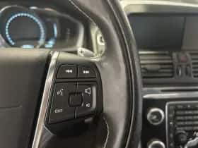 Volvo XC60 (2015) thumbnail 21