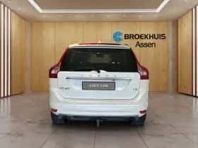 Volvo XC60 (2015) thumbnail 4