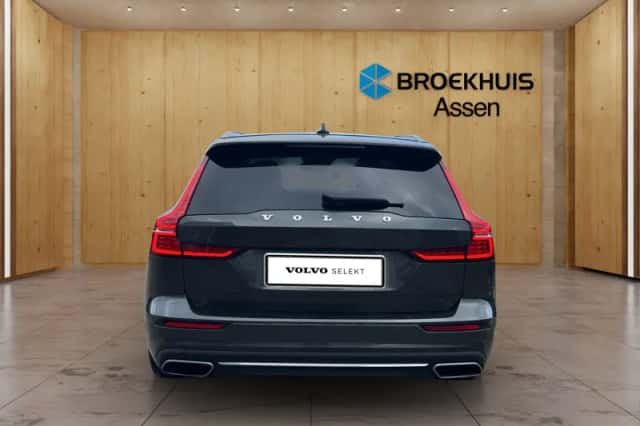 Volvo V60 (2021) thumbnail 4