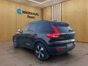 Volvo XC40 (2020) thumbnail 3