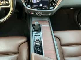 Volvo V60 (2021) thumbnail 11