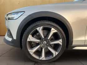 Volvo V60 (2021) thumbnail 14