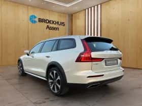 Volvo V60 (2021) thumbnail 3