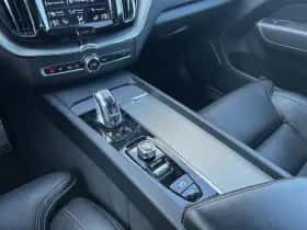 Volvo XC60 (2019) thumbnail 13