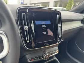 Volvo XC40 (2022) thumbnail 15