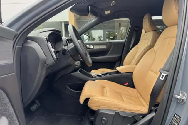 Volvo XC40 (2022) thumbnail 5