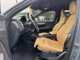 Volvo XC40 (2022) thumbnail 5