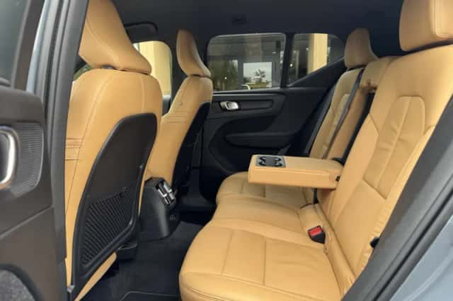 Volvo XC40 (2022) thumbnail 6