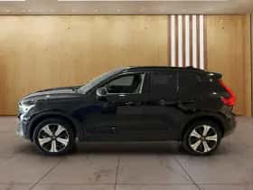Volvo XC40 (2022) thumbnail 2
