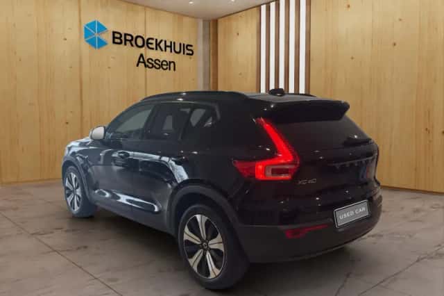 Volvo XC40 (2020) thumbnail 2