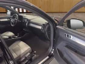 Volvo XC40 (2020) thumbnail 11