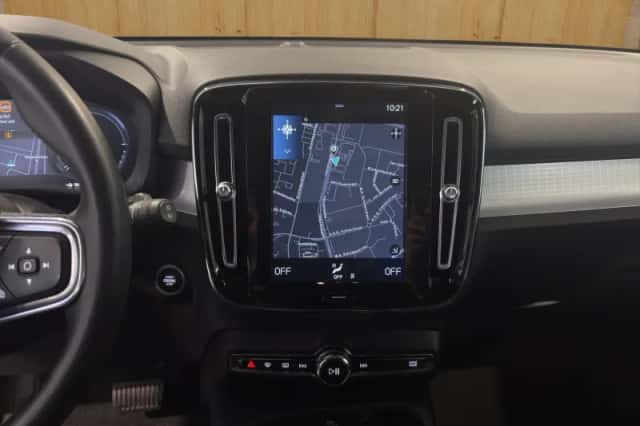 Volvo XC40 (2020) thumbnail 3
