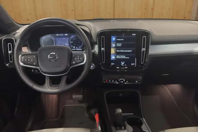 Volvo XC40 (2020) thumbnail 4