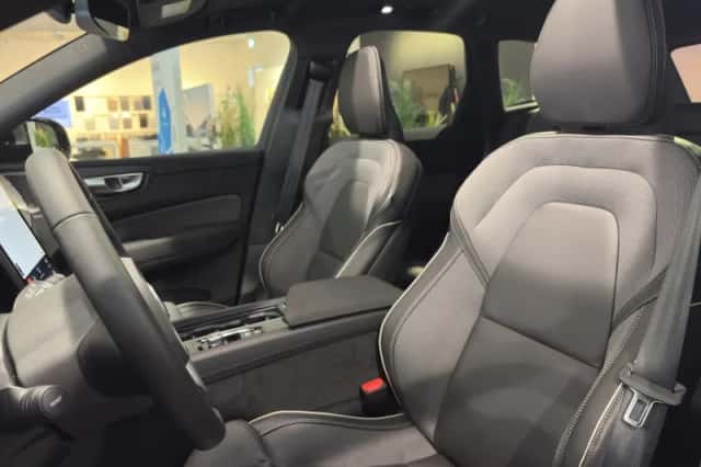 Volvo XC60 (2026) thumbnail 3