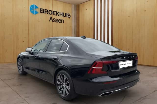 Volvo S60 (2022) thumbnail 4