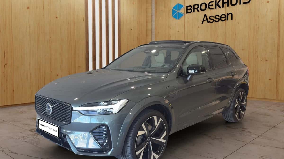 Volvo XC60 (2026) — foto 1