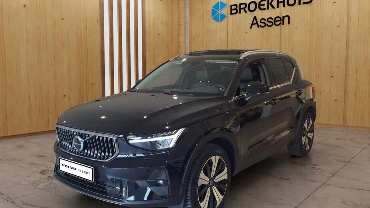 Volvo XC40 (2023) — foto 1