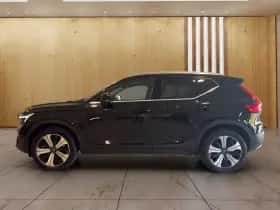 Volvo XC40 (2023) thumbnail 2
