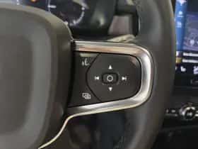 Volvo XC40 (2023) thumbnail 7