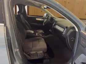 Volvo XC40 (2022) thumbnail 15