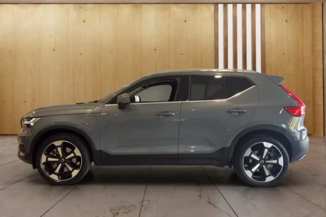 Volvo XC40 (2022) thumbnail 5