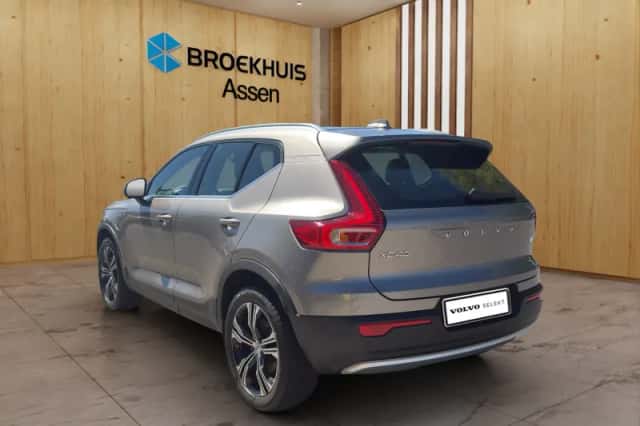 Volvo XC40 (2022) thumbnail 3